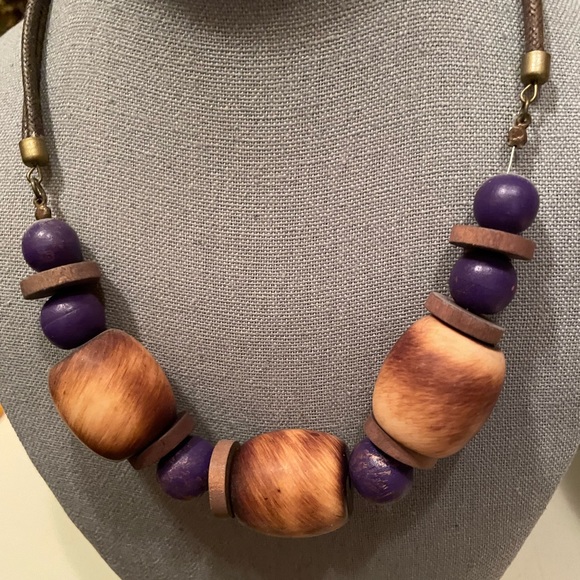 WOODEN VINTAGE NECKLACE - Picture 2 of 2